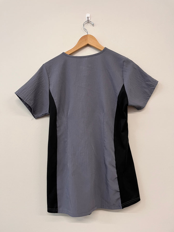 Health Pro Size Medium Maternity Scrub Top