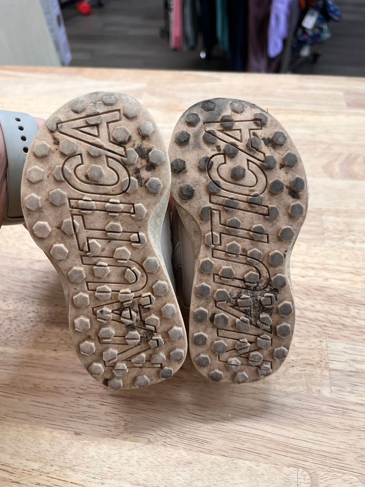 Nautica Size 6 Velcro Sneakers - Cream/Pink fair