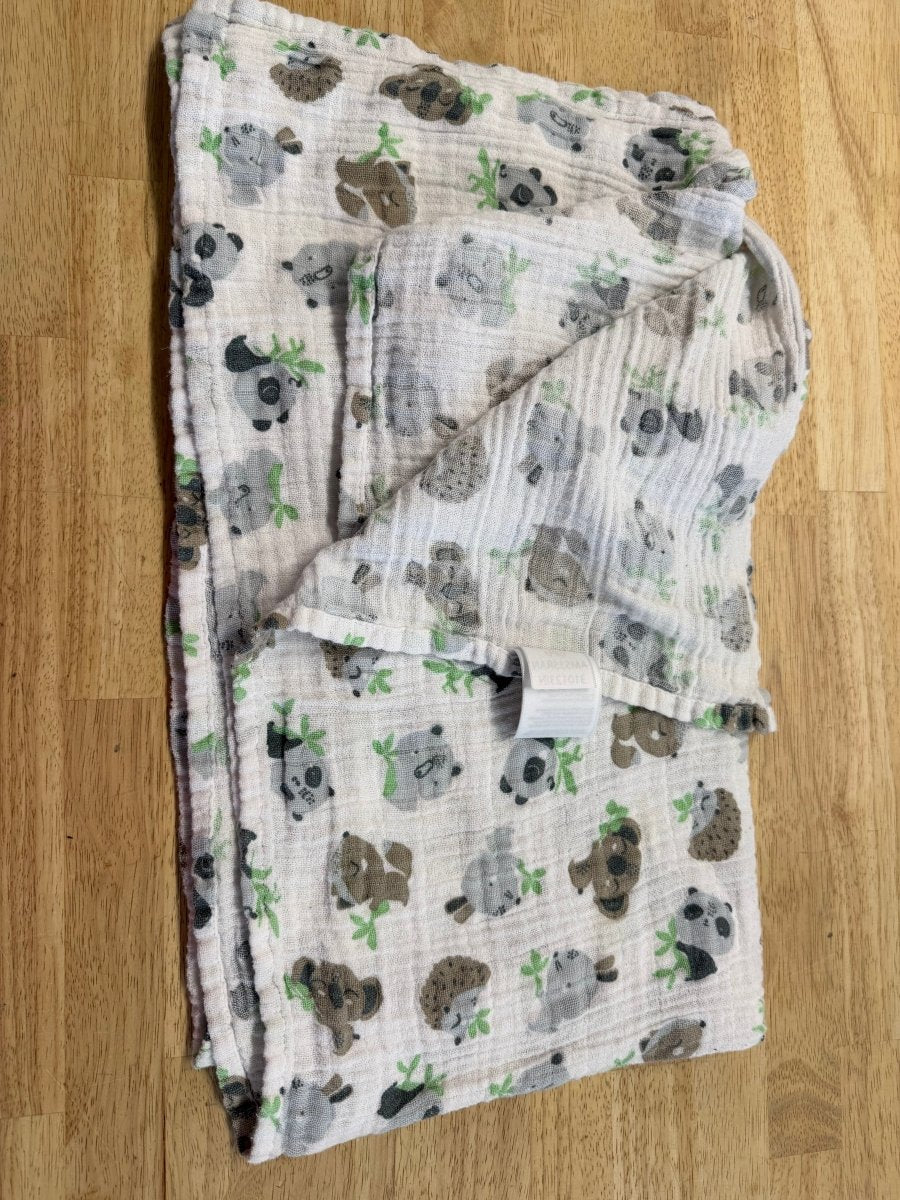 Perlim Pin Pin Muslin Blanket | Animal Print – Pandas, Koalas & More
