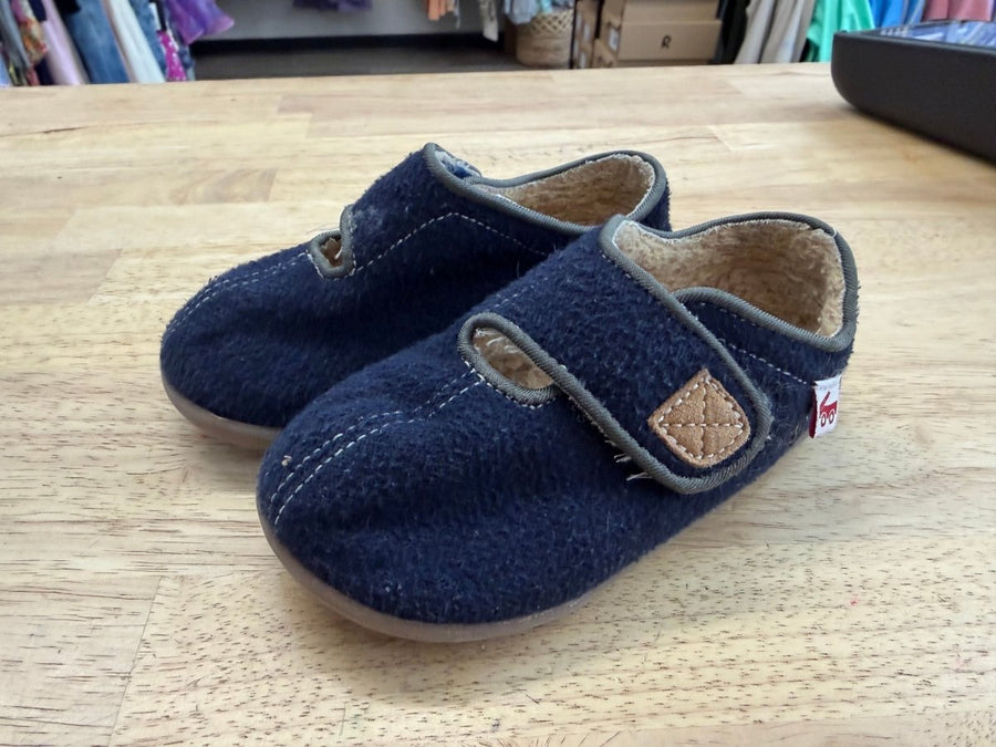 See Kai Run Slippers – US 8 | Navy Hard Sole - Nest and Sprout - Consignment