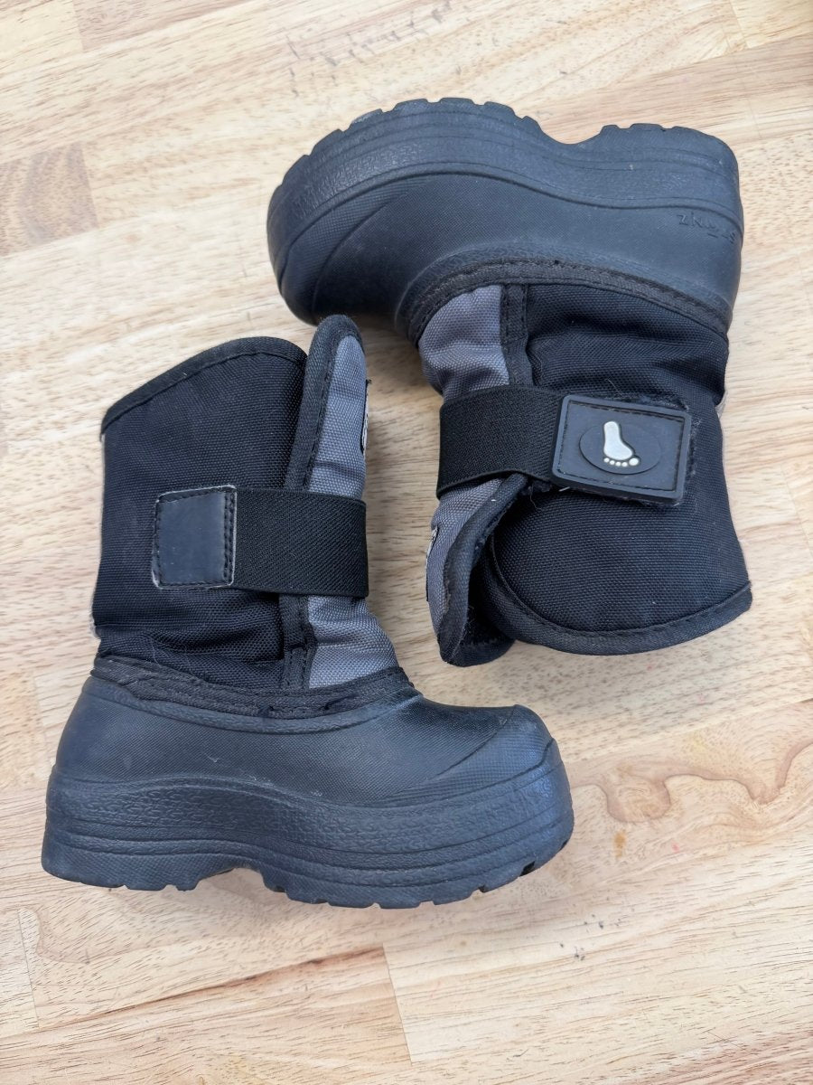 Stonz Winter Boots – Size 6 | Fair Used - Nest and Sprout - Consignment