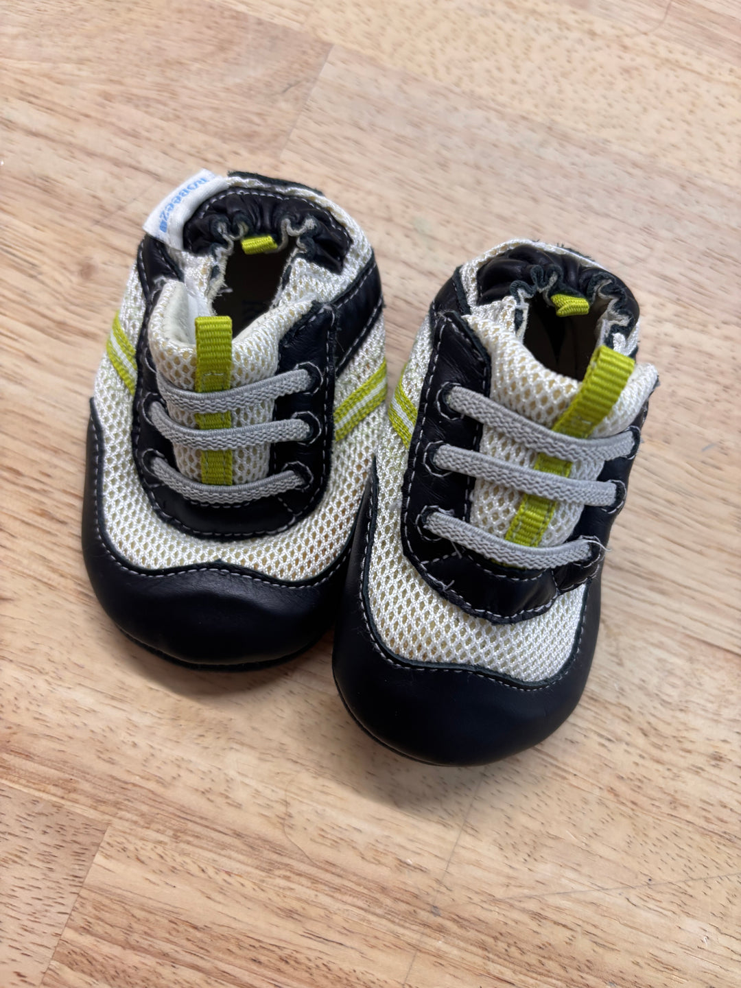 Robeez Size 2 Soccer Soft Soles