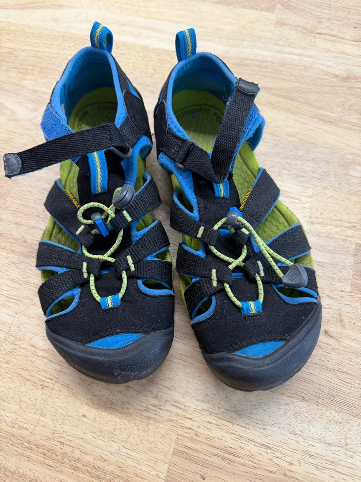 Keen Sandals – Youth Size 5 | Blue & Green