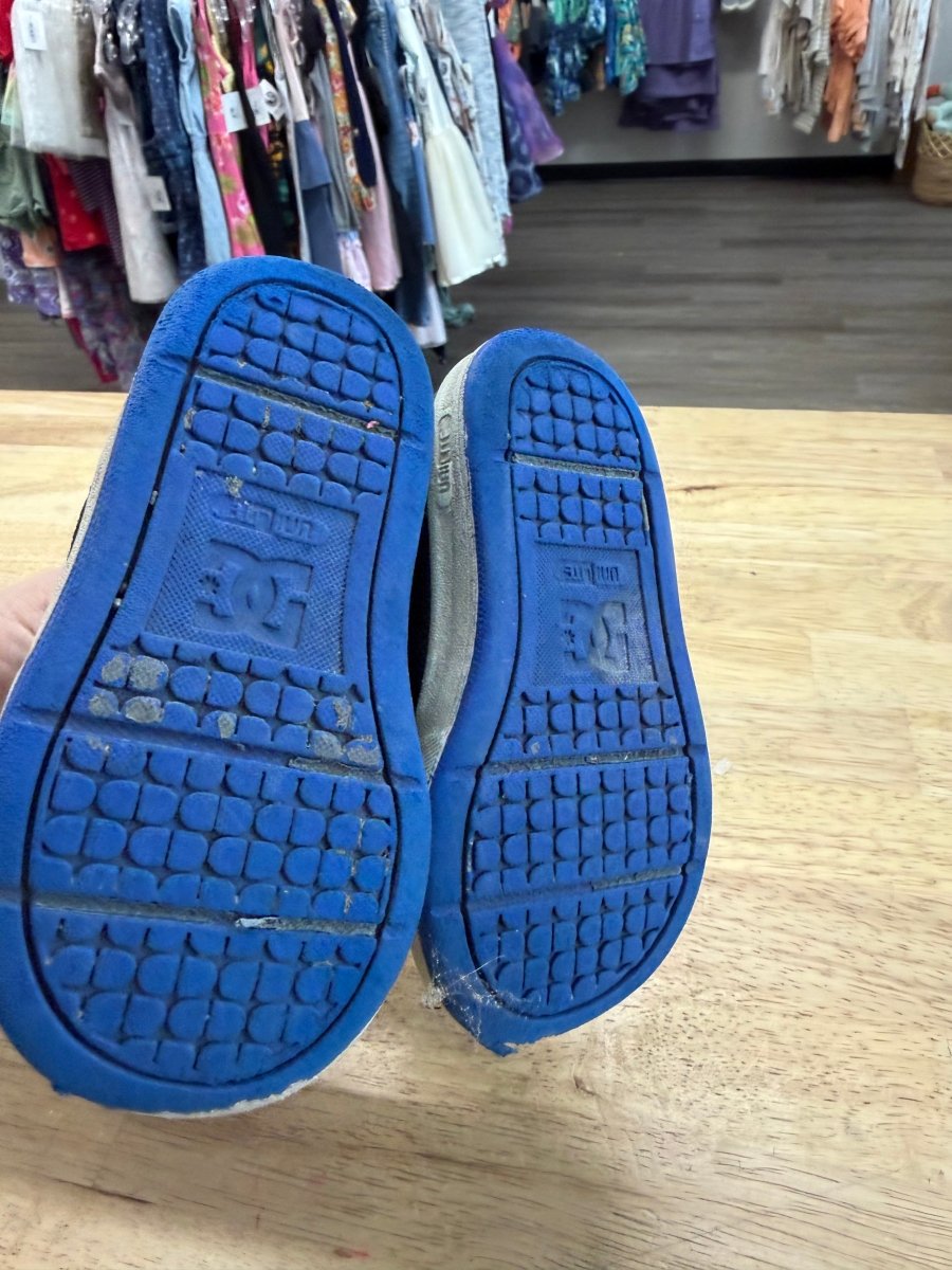 DC High Tops – | Black & Navy 5 - Nest and Sprout - Consignment