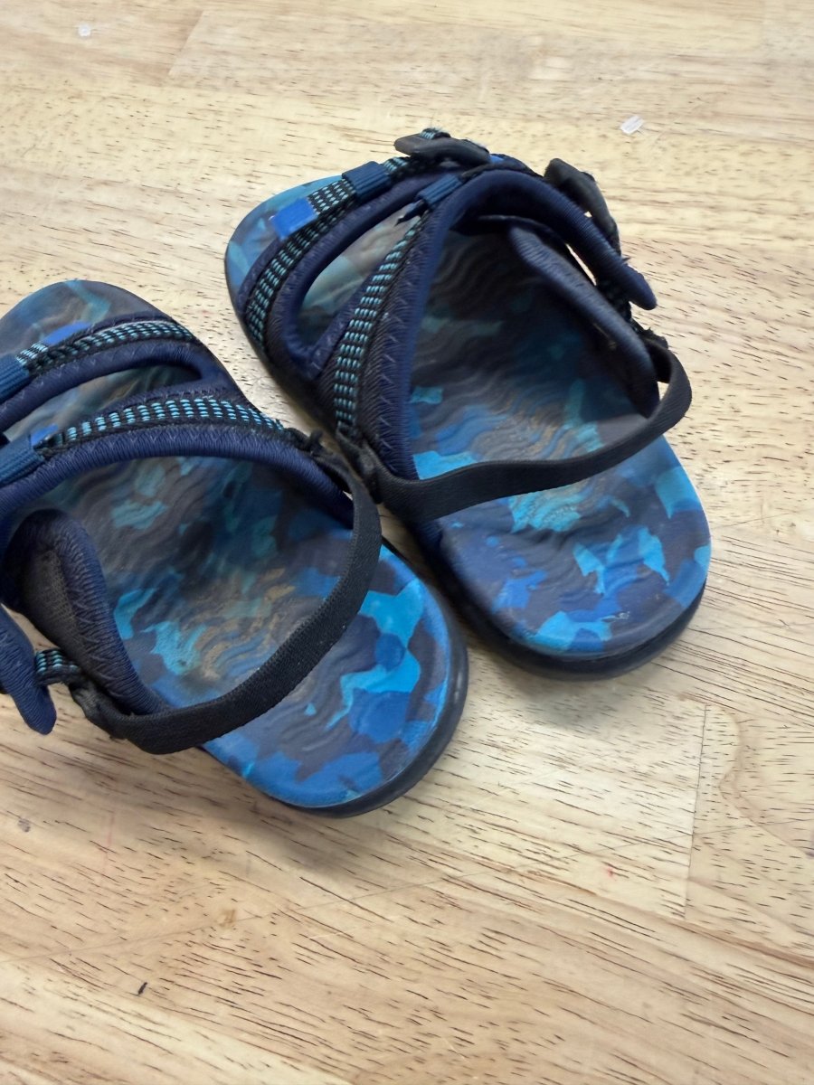 Native Sandals – Size C7 | Navy & Blue Camo Strappy - Nest and Sprout - Consignment