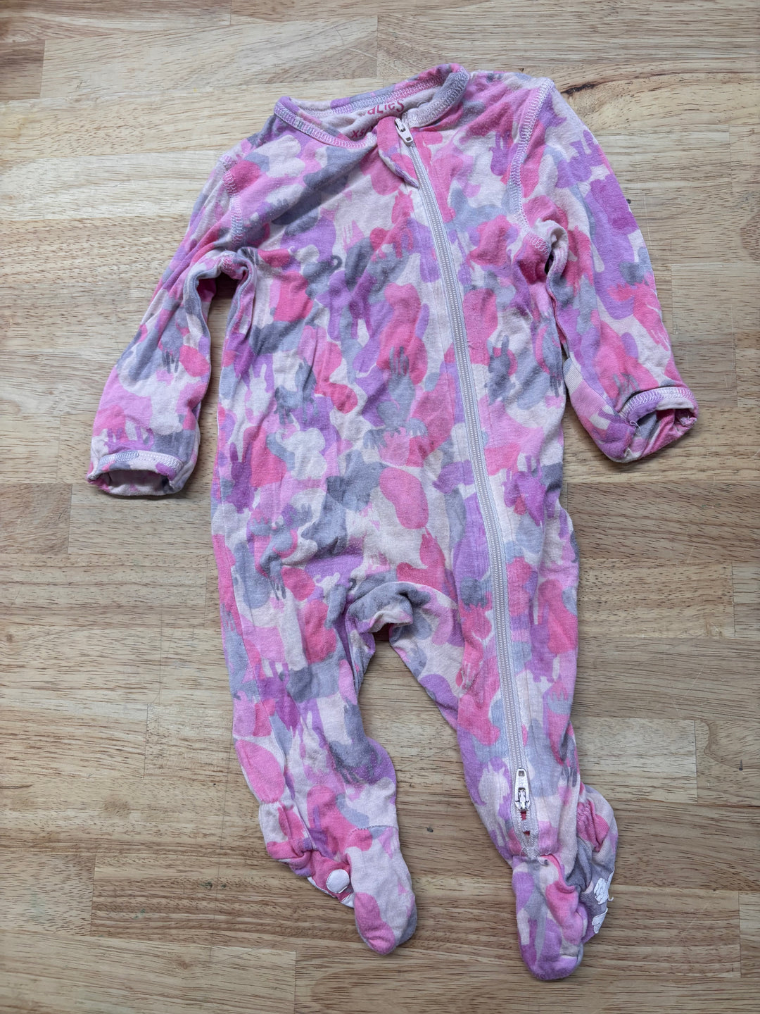 Juddlies Sleeper – Animal Camo Pink – XS / 0-3M