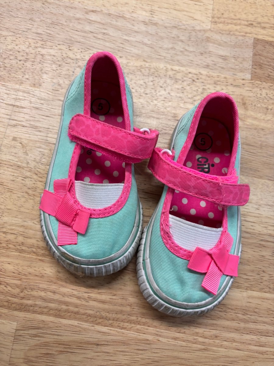 Circo Mary Jane Sneakers – Size 5 - Nest and Sprout - Consignment