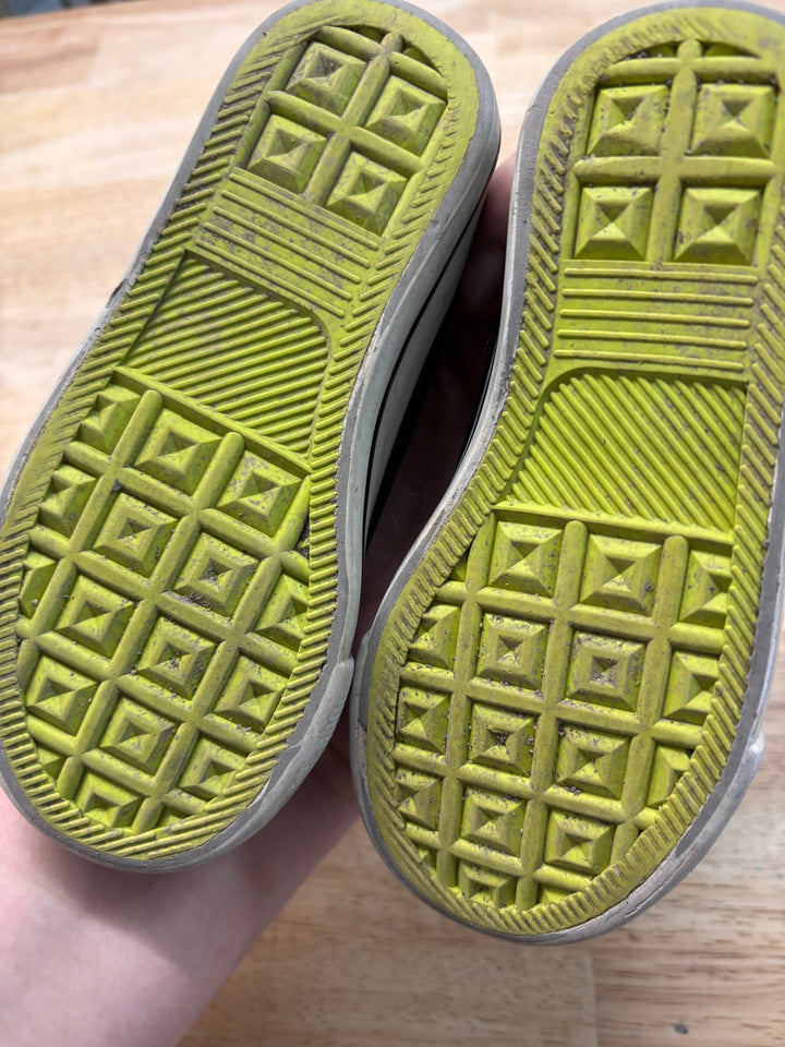 Green Sneakers – Size 7