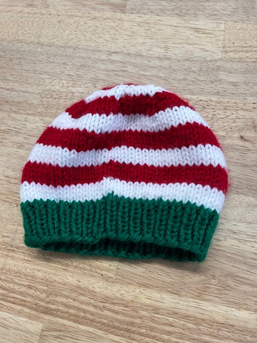 Handknit Infant Christmas Cap - Nest and Sprout - Consignment