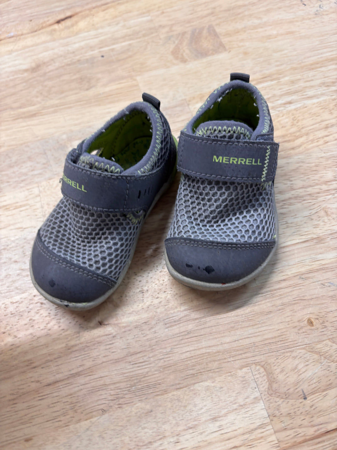 Merrell Mesh Water Shoes – Size 4W