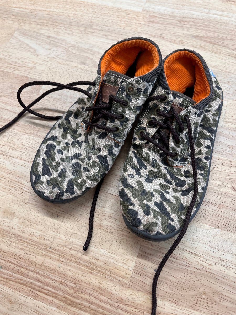 TOMS Canvas Shoes – Camo Junior 1.5 - Nest and Sprout - Consignment