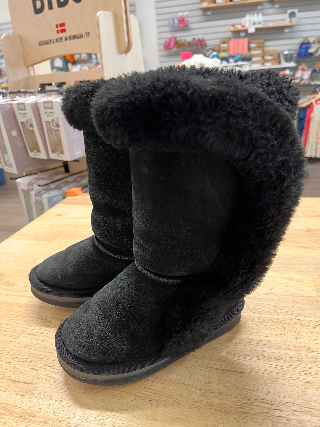 Ma Lü Winter Boots – (Size 10)