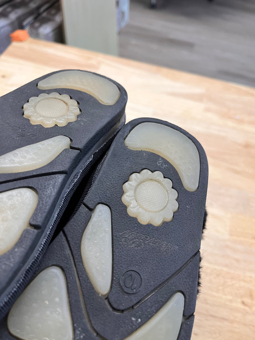 Ma Lü Winter Boots – (Size 10)