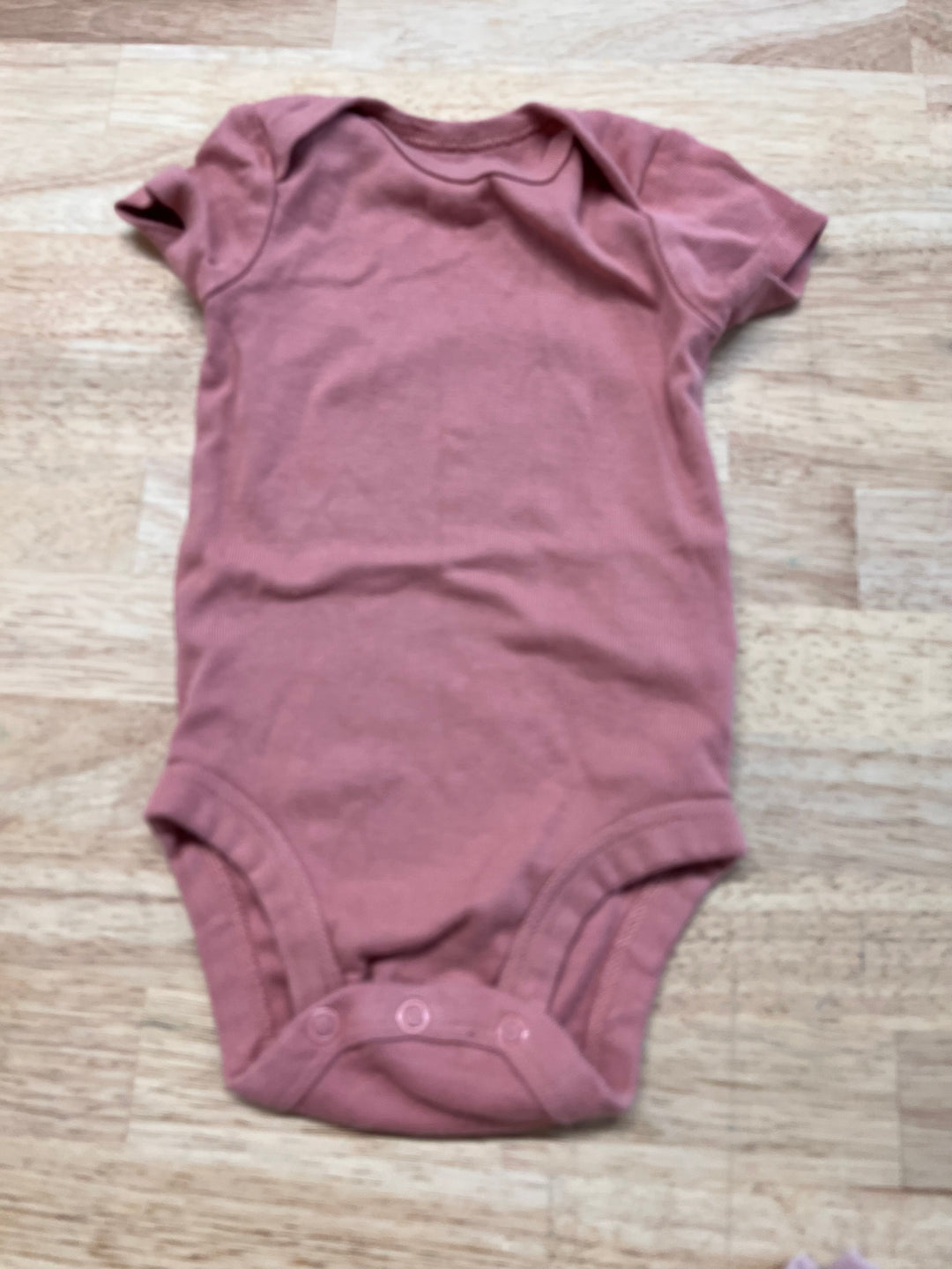 Carter’s Little Planet Bodysuit – Salmon, 3M