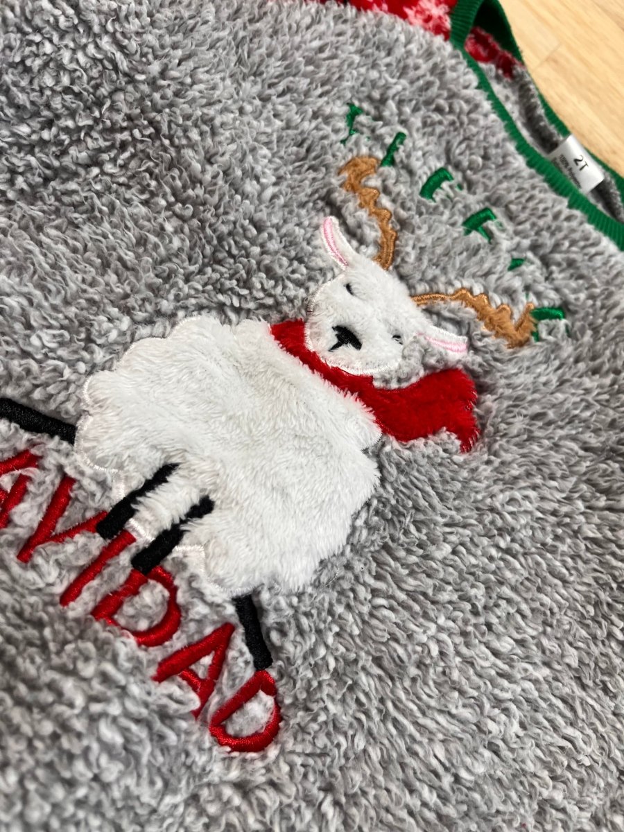 George Navidad Fleece Sweater – Red, Green & Grey 2y - Nest and Sprout-Consignment