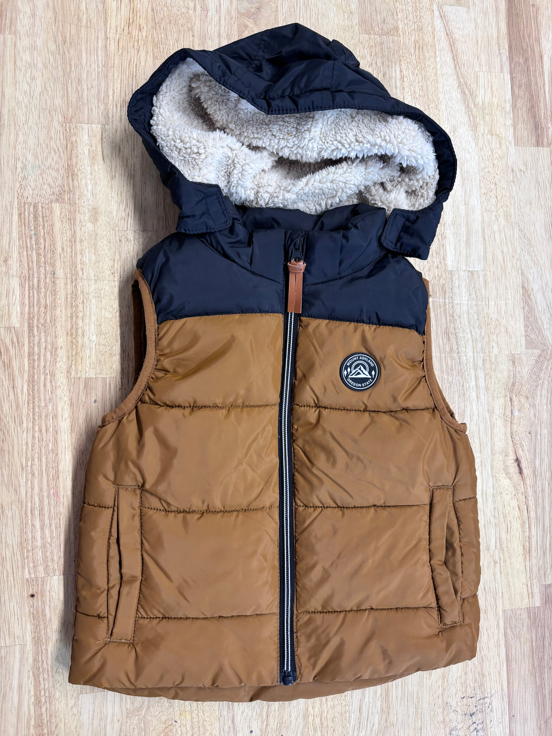 H&M Insulated Vest Brown & Black 5–6Y