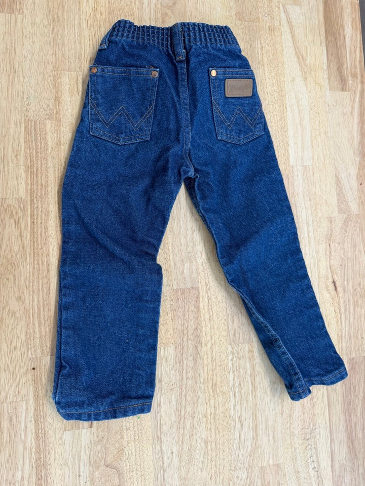 Wrangler Denim Jeans – 2T | Medium Wash - Nest and Sprout - Consignment