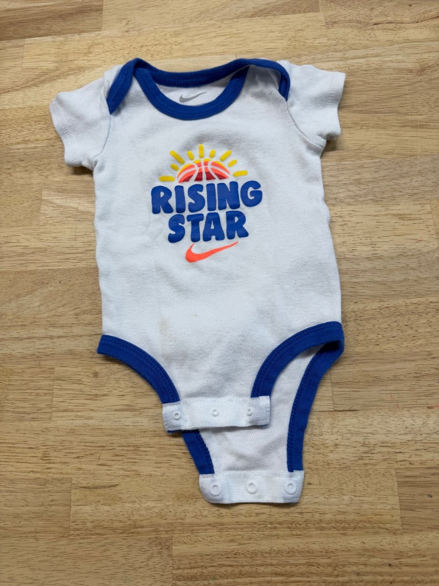 Nike Rising Star Bodysuit – 0–6M | White - Nest and Sprout - Consignment