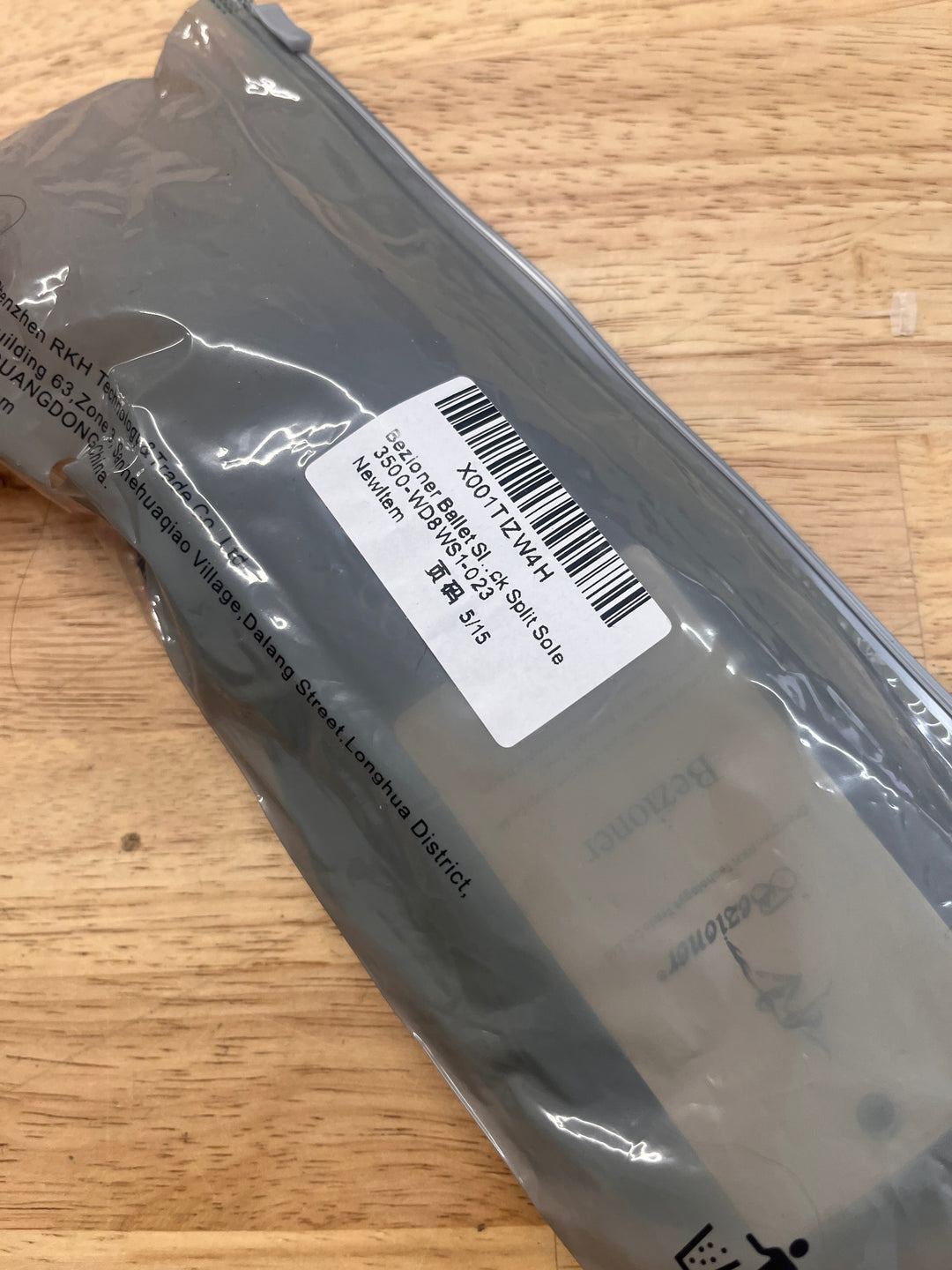 Bezioner Size 32 Ballet Split Sole Slippers – New in Package nwt