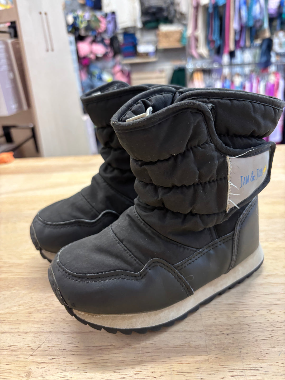 Jan & Jul Size 9 Puffy Winter Boots