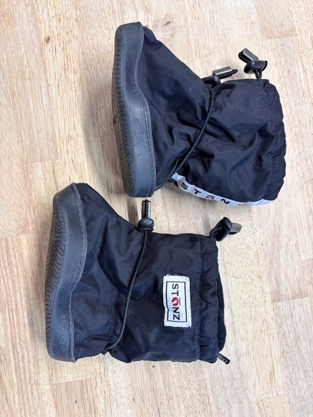 Stonz Booties – Large Black (Lined)