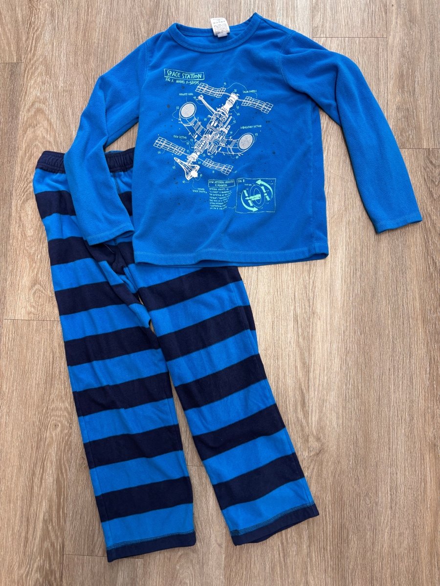 Lands' End 10 Fleece space Pajama Set - Nest and Sprout - Consignment