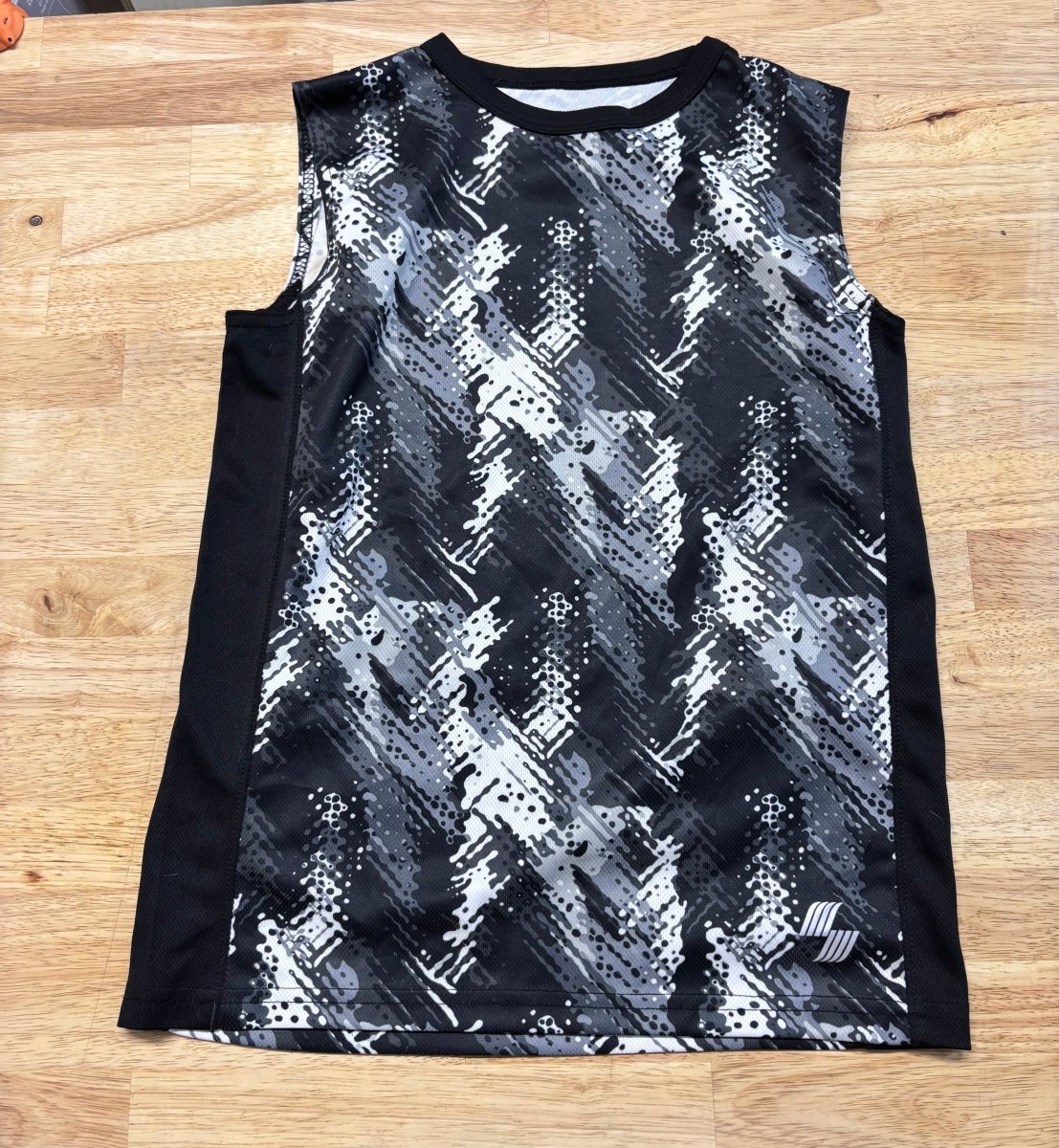 Children’s Place 7/8 Sport Tank – Pixel Camo - Nest and Sprout - Consignment