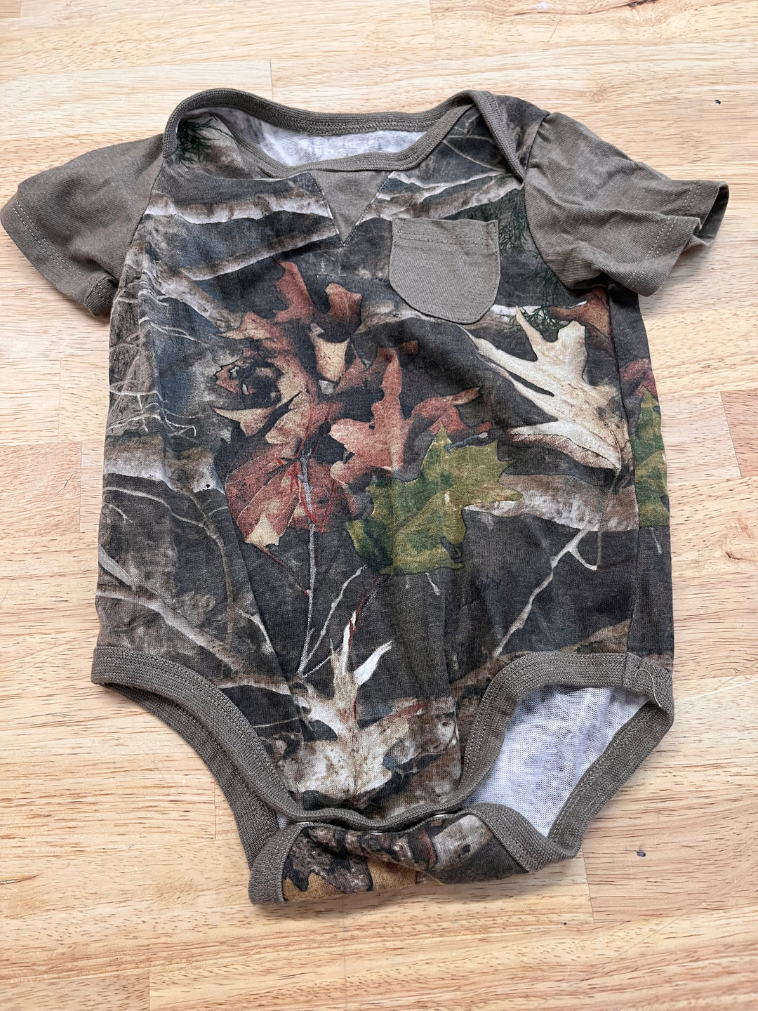 Bass Pro Shops Size 9M Bodysuit