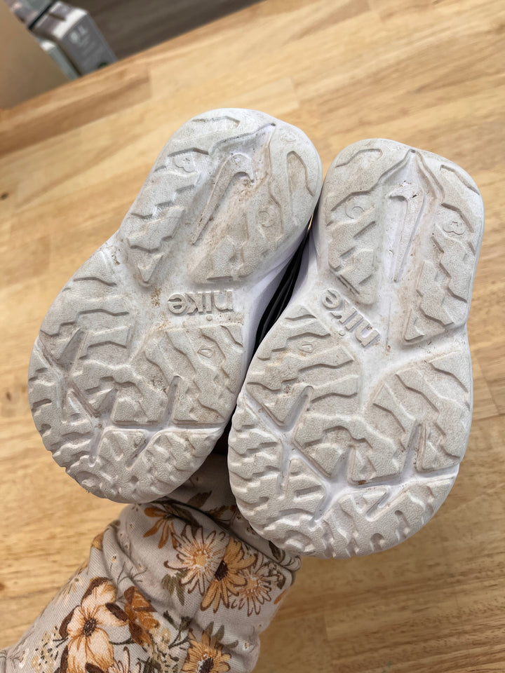 Nike Flex Runner Sneakers Size 6