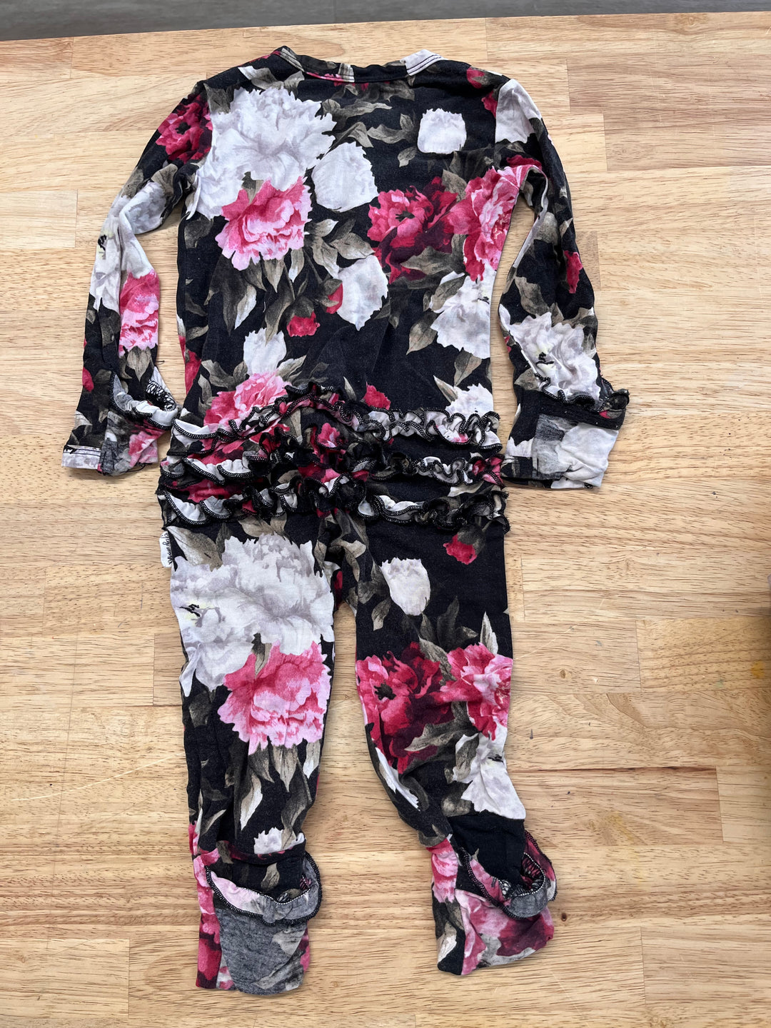 Gig & Max 12M – Black & Red Floral Sleeper