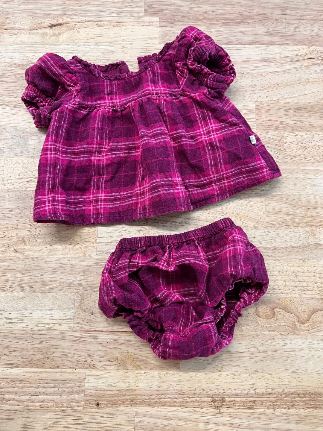 Gap 0–3M – Plaid Top & Bloomer Set