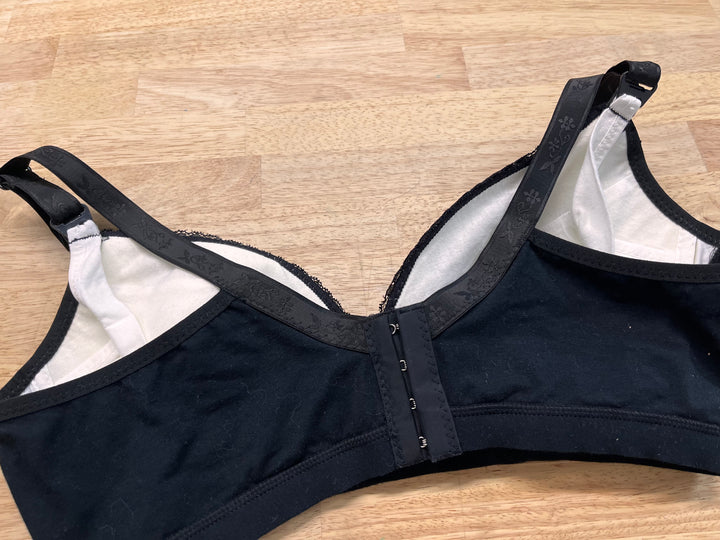 Momma Nursing Bra – Size 40 (Black)