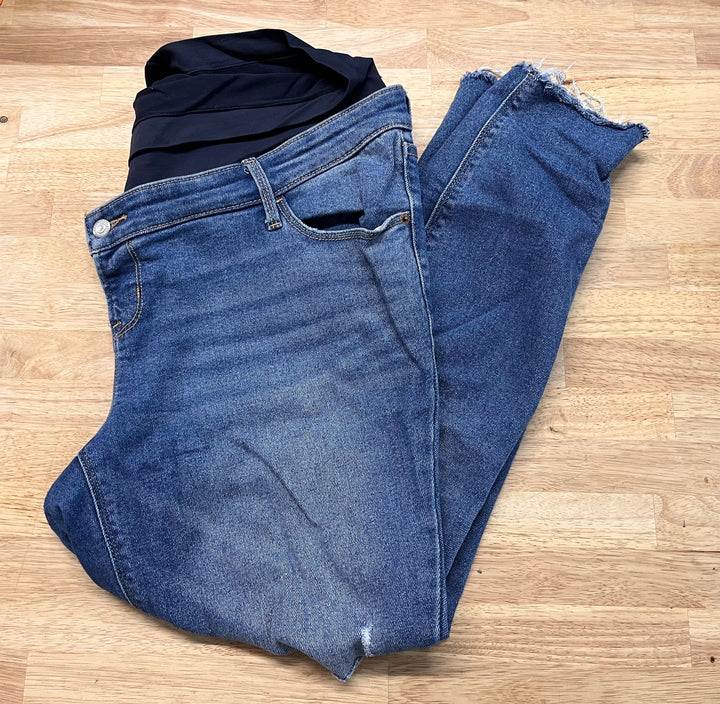 Old Navy Maternity Rockstar Super Skinny Jeans – Size 14