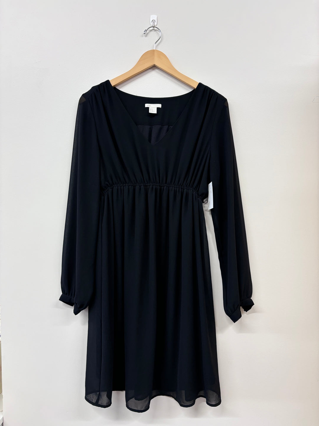 H&M Maternity Dress (Size Medium, Black Rayon)