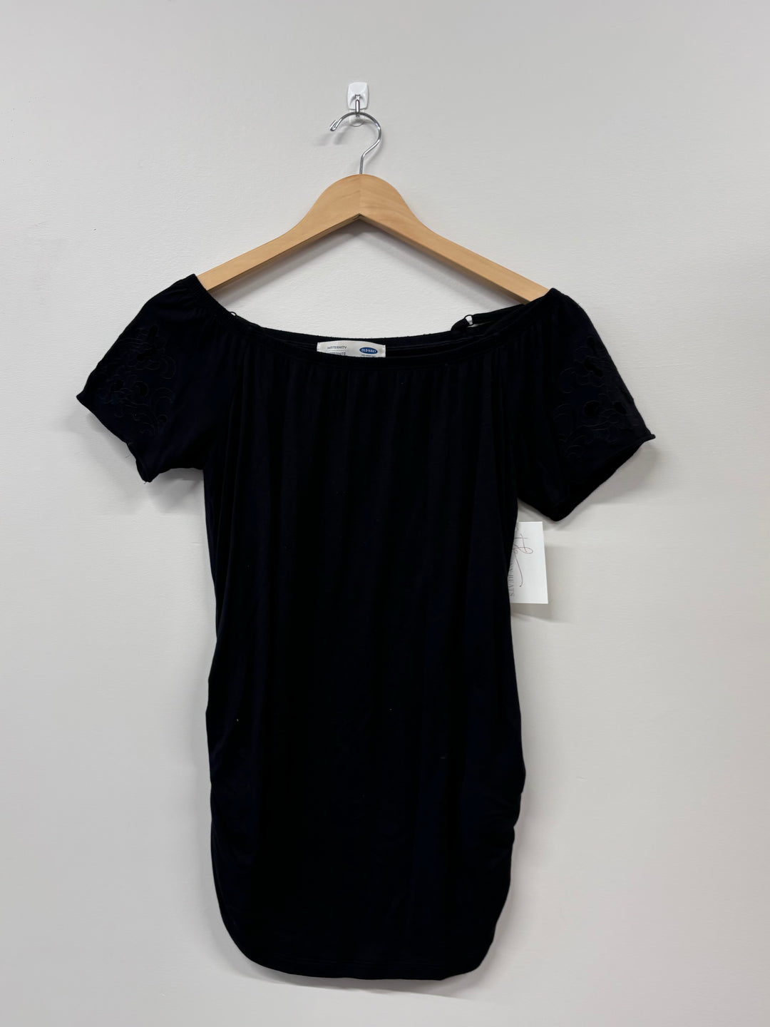 Old Navy Maternity Top (Size Small, Black)