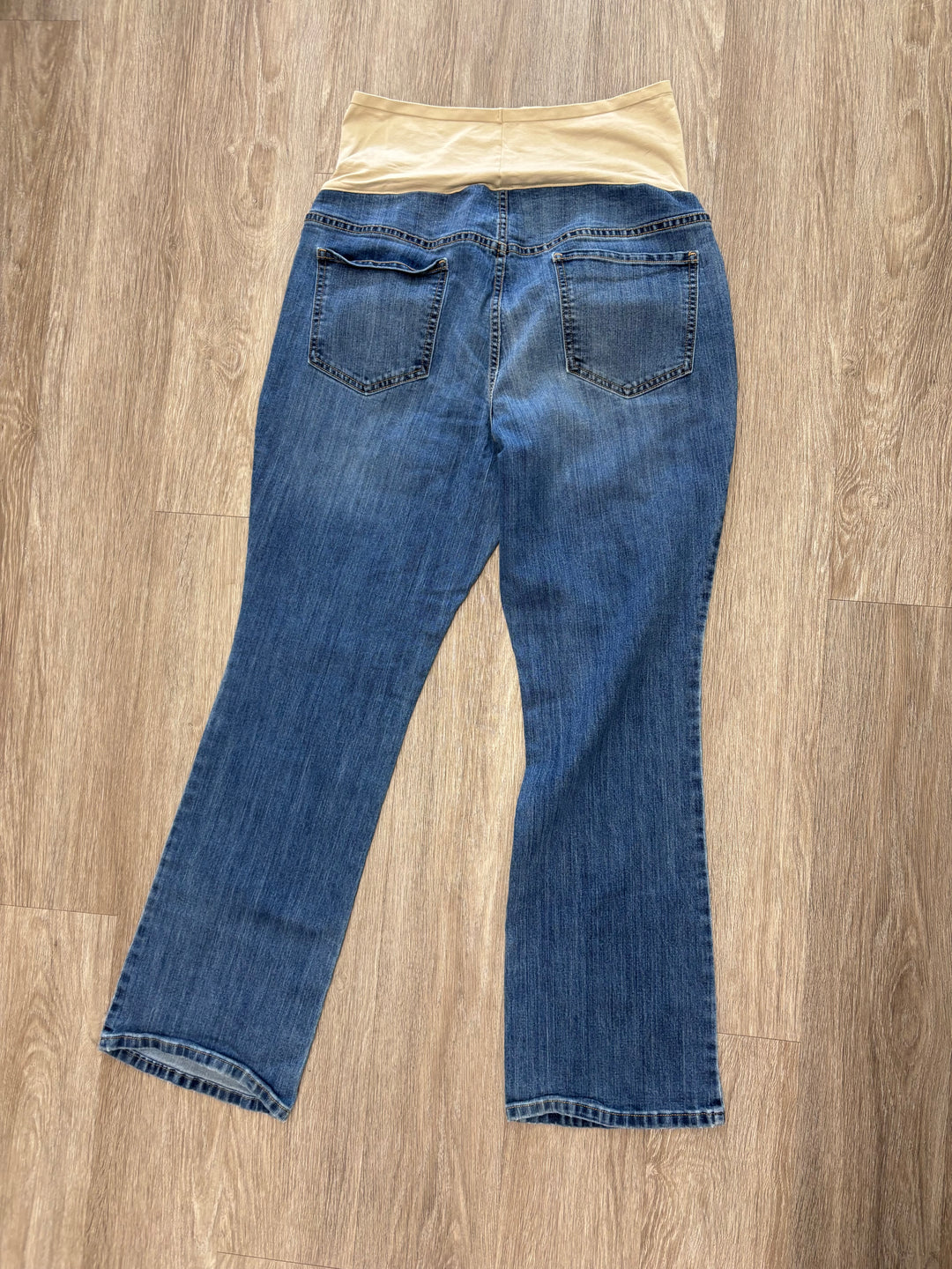 Old Navy Maternity Jeans (Size XXL, Light Wash Boot Cut)