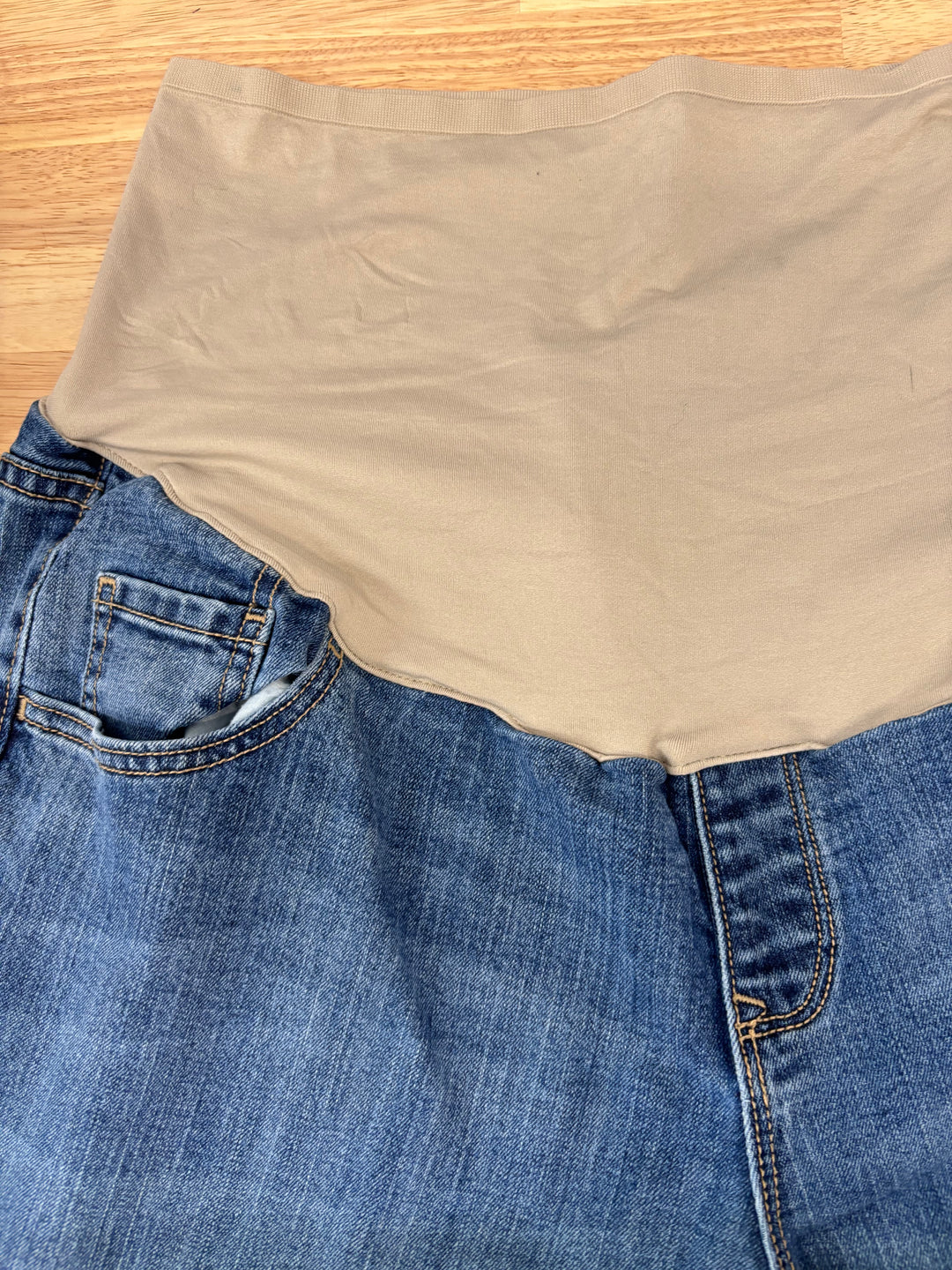 Old Navy Maternity Jeans (Size XXL, Light Wash Boot Cut)