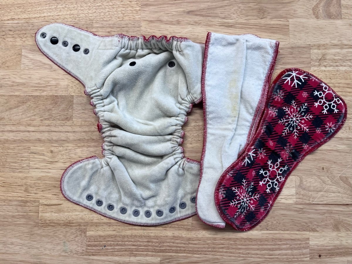 Lilly & Frank One Size Hybrid Fitted (Red & Black Check) - Nest and Sprout - Consignment