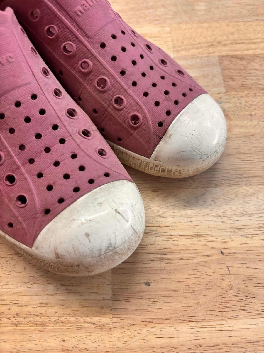 Native Jefferson Shoes – J2 play conditoni - Nest and Sprout - Consignment