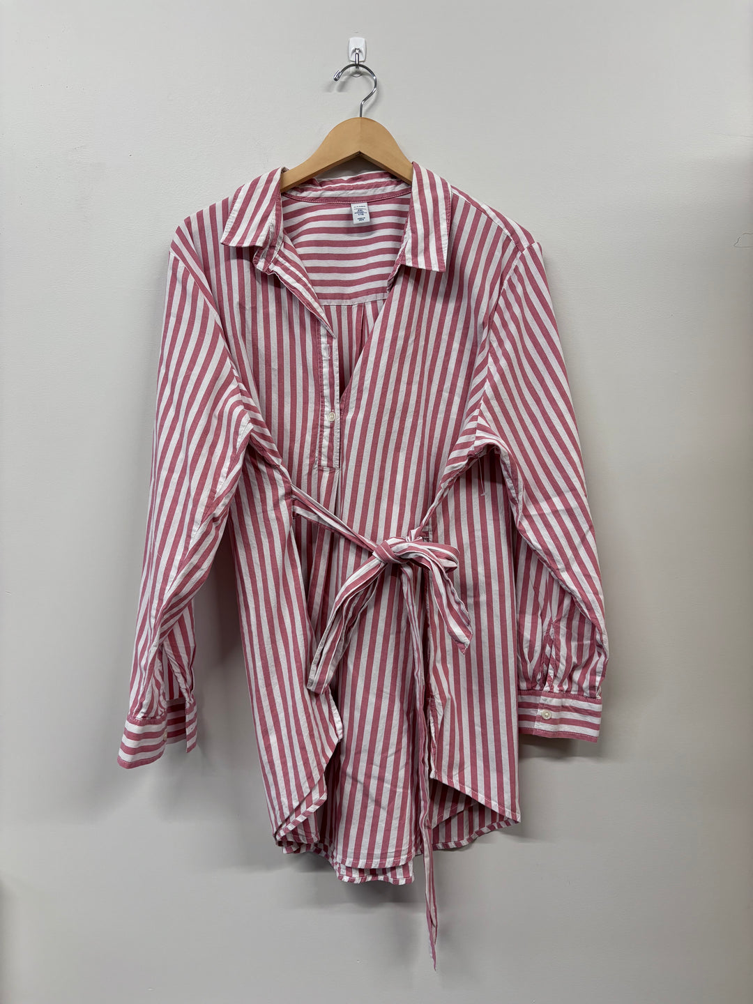 Old Navy Maternity Blouse (Size XXL, Pink Stripes)