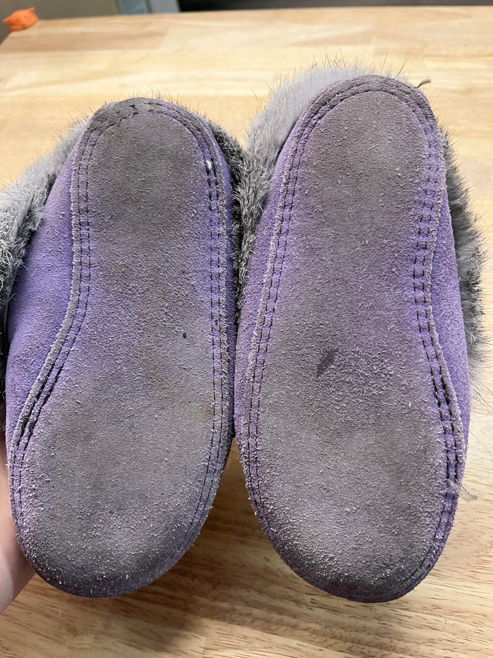 Laurentian Chief Fur-Lined Moccasins – Purple