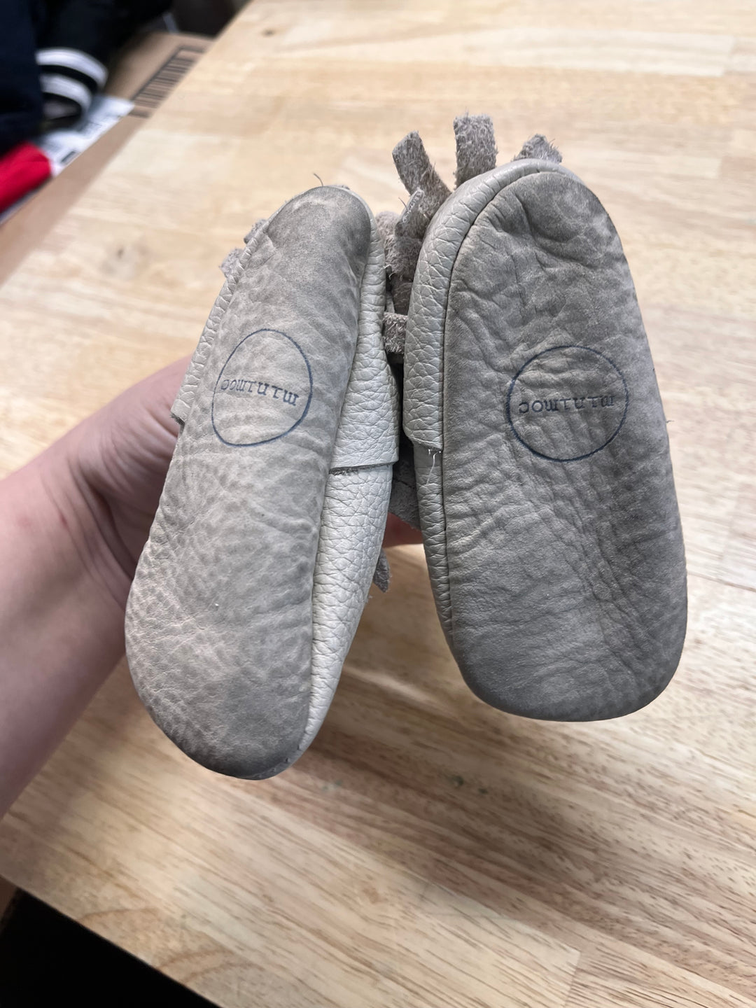 Minimoc Leather Moccasins – Cream (Size 4)