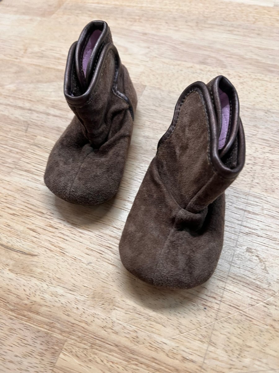 Robeez Soft Sole Booties – Brown (Size 2) - Nest and Sprout-Consignment