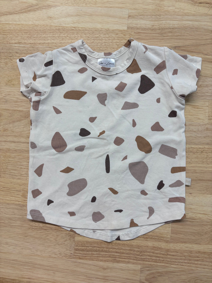 Jax & Lennon 0-6 Month Shirt (Cream with Blue Pebble Design) | Imperfect