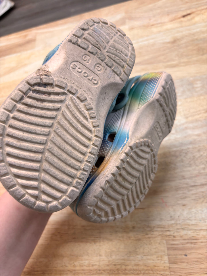 Crocs Rainbow Clogs – 10