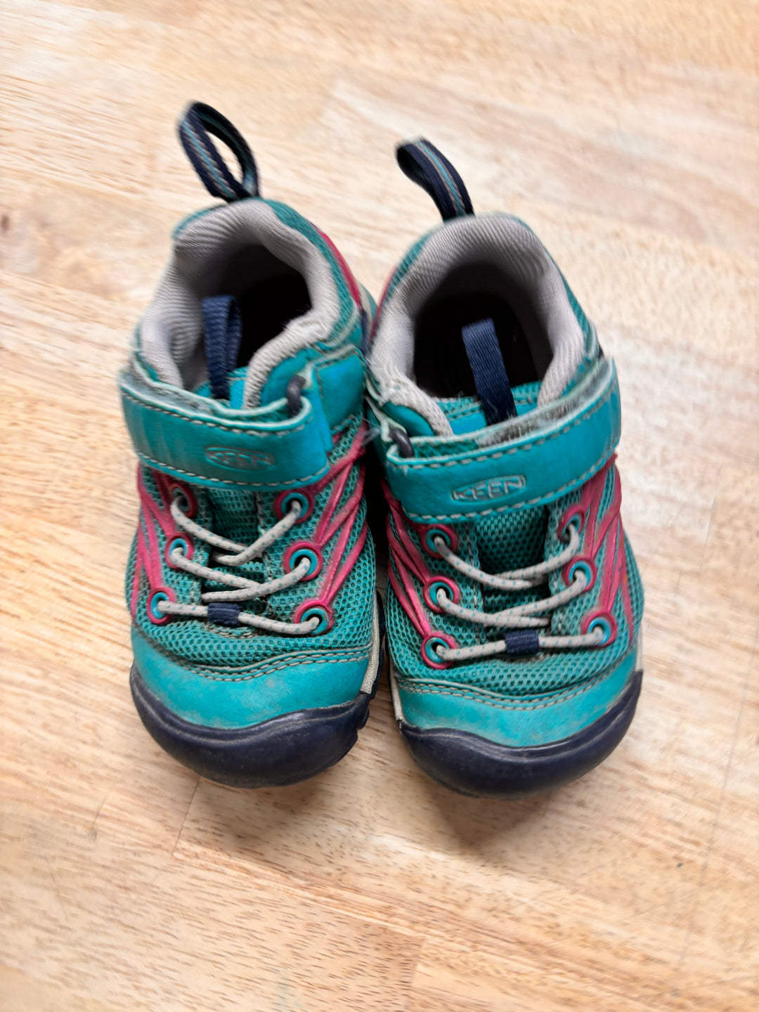 Keen Outdoor Shoes – 8