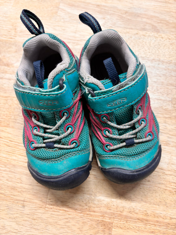 Keen Outdoor Shoes – 8