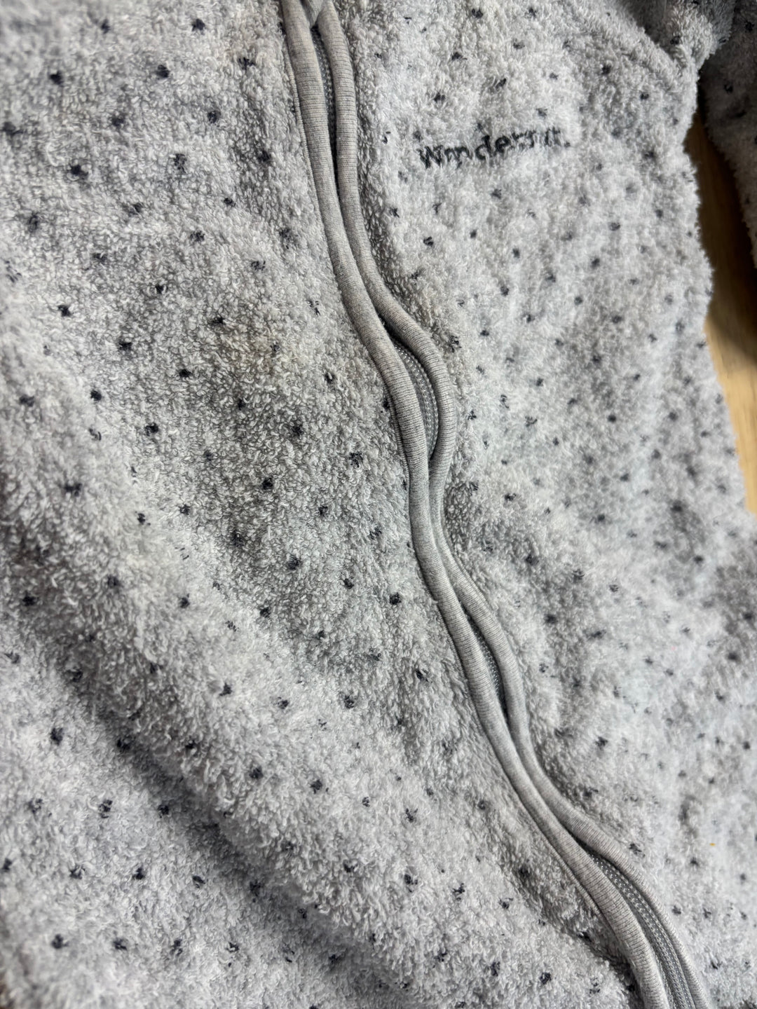 Bonds Wondersuit – Terry Spot Print | 6–12M