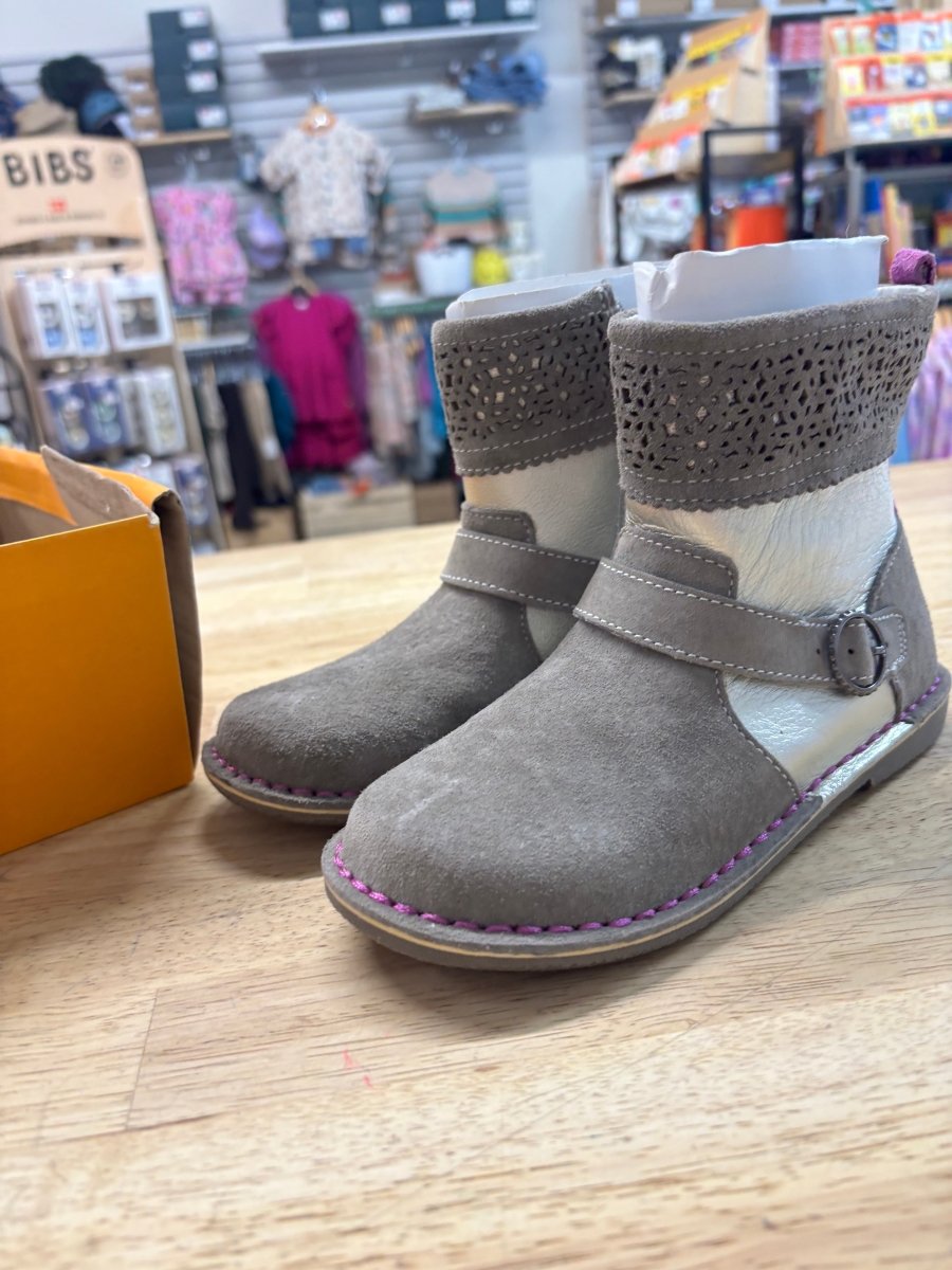 Stride Rite “Alice” Low Boot – Grey/Gold (NIP) | 12M - Nest and Sprout - Consignment