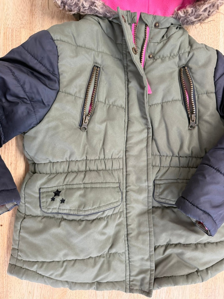 OshKosh Insulated Puffer Jacket – 5 | Green and Navy | Faux Fur Hood - Nest and Sprout-Consignment